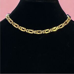 ST. JOHN Gold Chunky Link Necklace